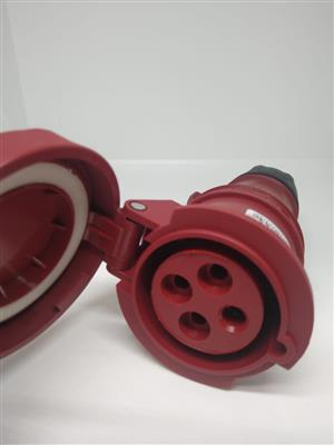 TOMADA 32A-IP67(3P+T) 6H-380/440V-24302 54.01.0256  6H-380/440V-24302 